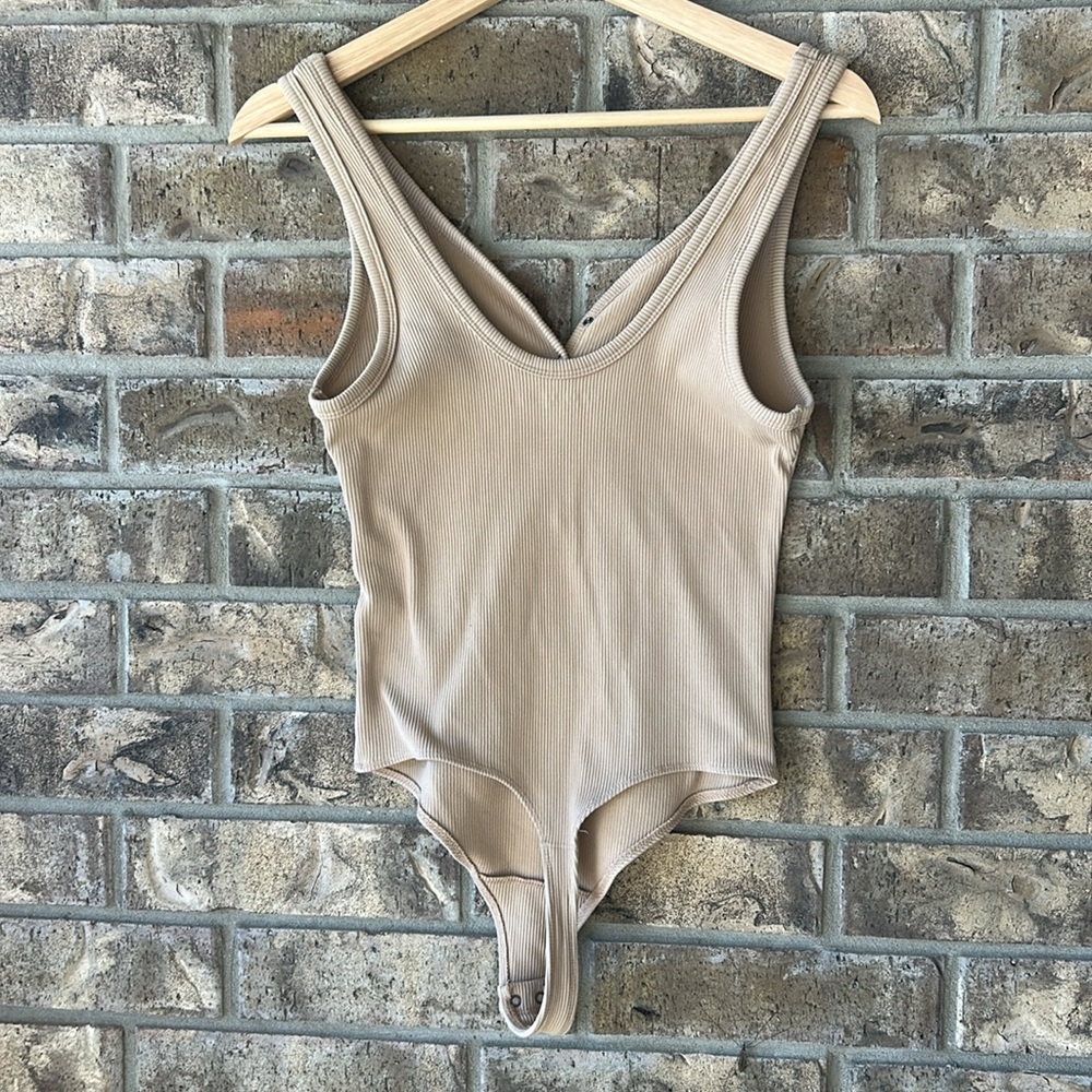 Abercrombie & Fitch tan beige ribbed bodysuit size small soft A & F collection - Picture 5 of 6